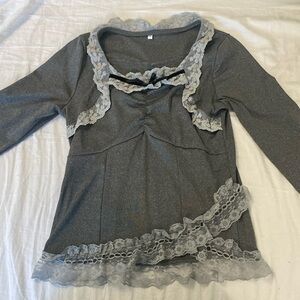 LONGSLEEVE LACE TOP SIZE SMALL